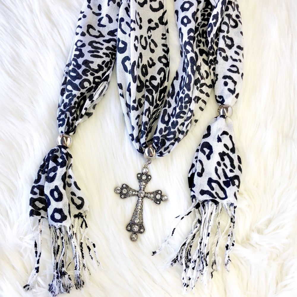 ✨Eyanatia Cashmere Jewelry Scarf ✨